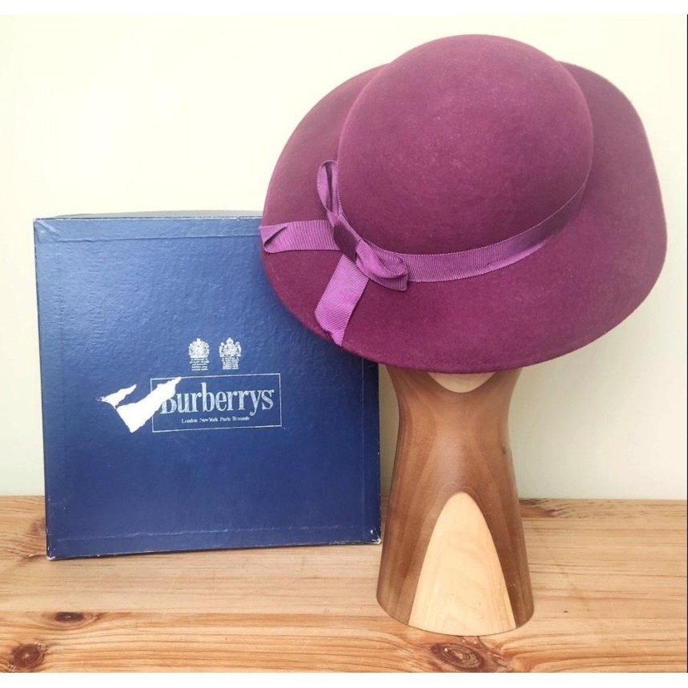 Vintage‎ Burberrys Magenta Purple 100% Wool Felt Cloche Hat Made in England Box